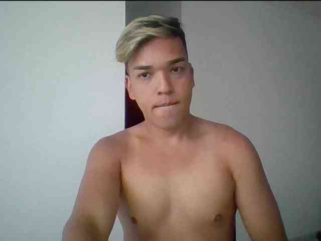 ettorehenri Live Webcam on BongaCams