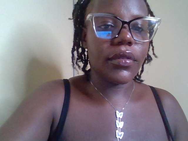 NewBird webcam bongacams model stream image