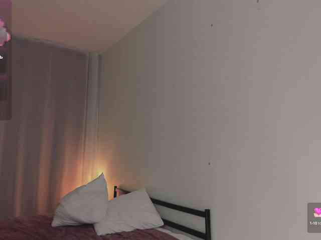 MiaLuw webcam
