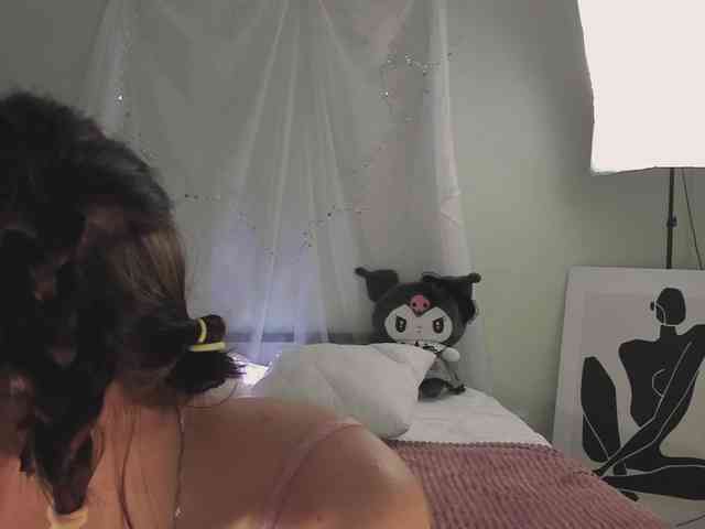 MiaLuw webcam