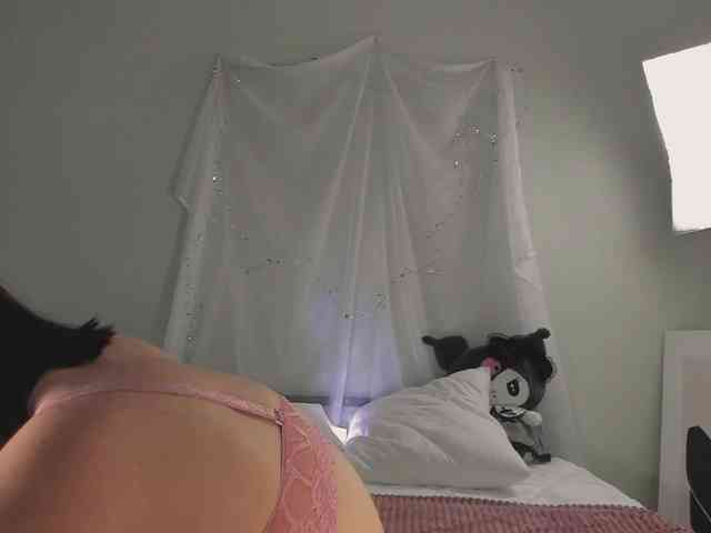 MiaLuw webcam