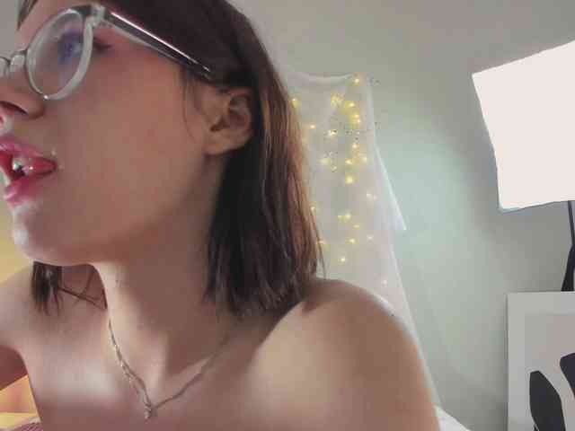 MiaLuw webcam