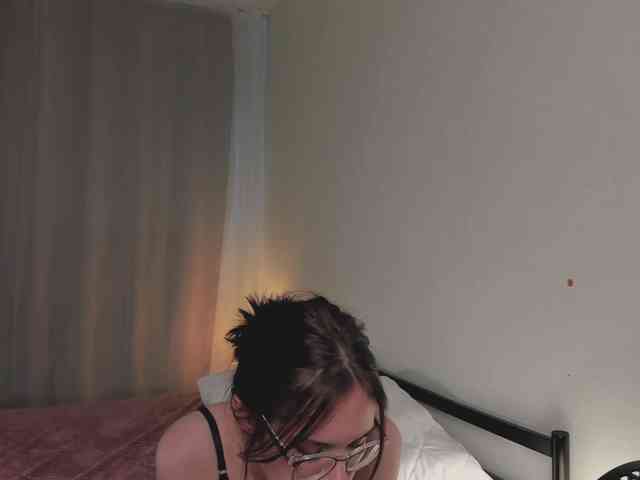 MiaLuw webcam