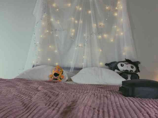 MiaLuw webcam