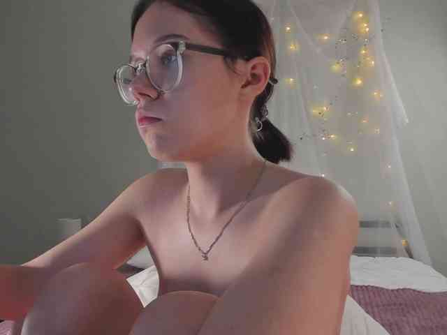 MiaLuw webcam
