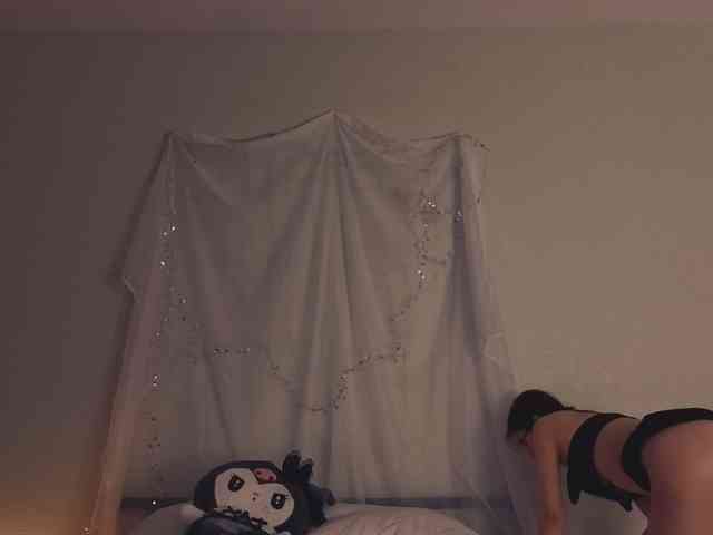MiaLuw webcam