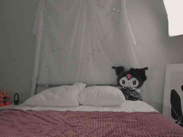 MiaLuw webcam