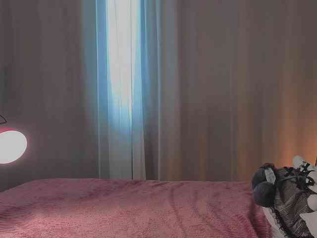 MiaLuw webcam