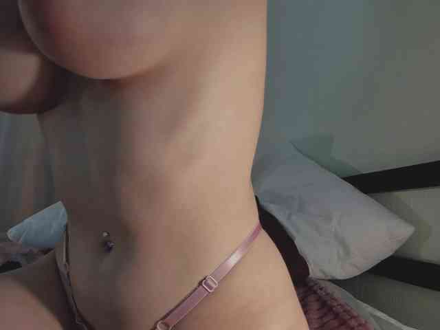 MiaLuw webcam