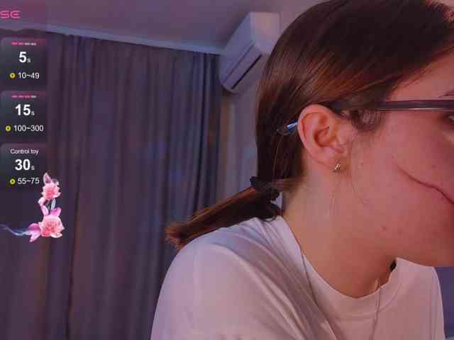 MiaLuw webcam