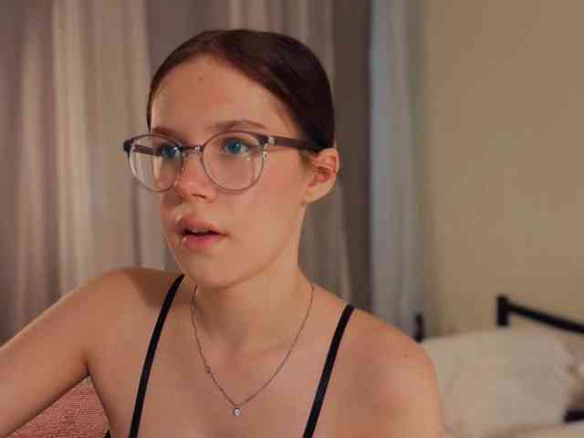 free video chatroom MiaLuw
