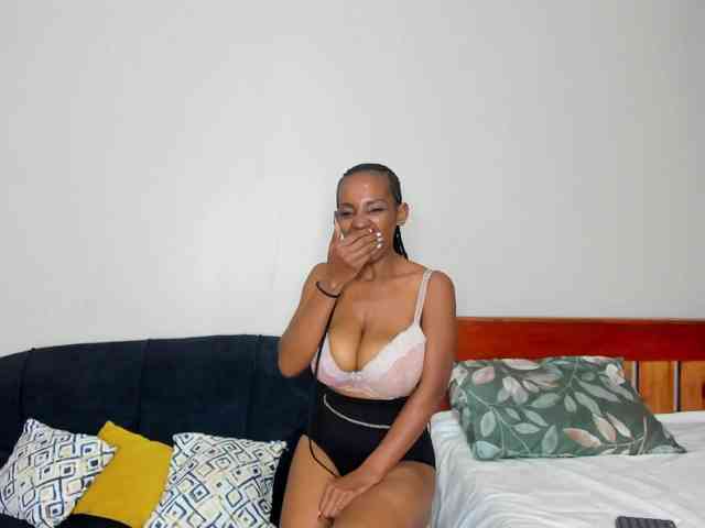 Aalisha-Jade webcam