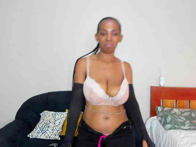 Aalisha-Jade webcam