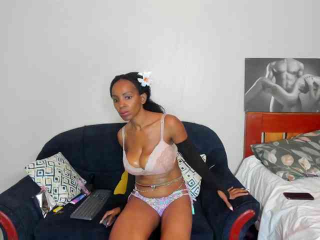 Aalisha-Jade webcam