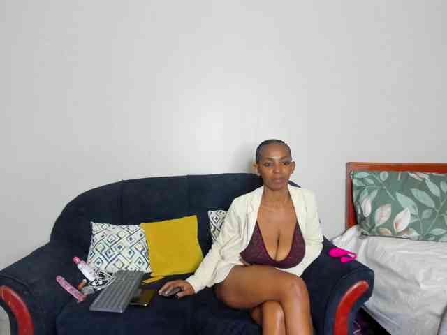 Aalisha-Jade webcam