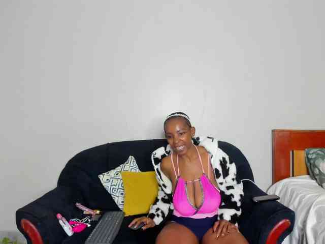 Aalisha-Jade webcam