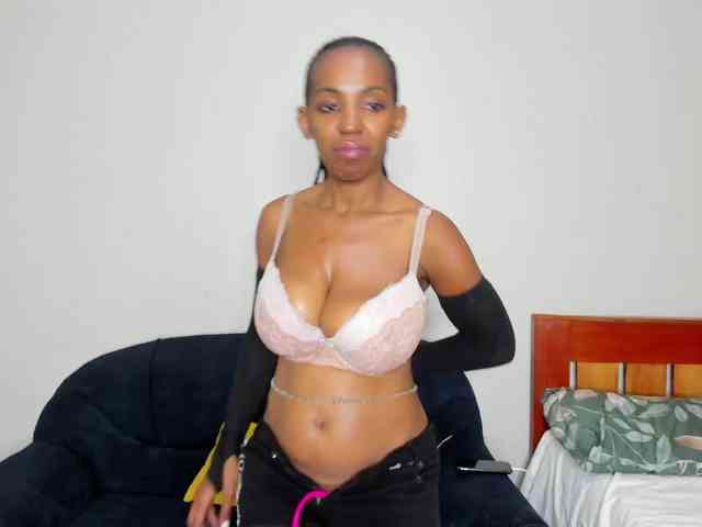 Aalisha-Jade webcam