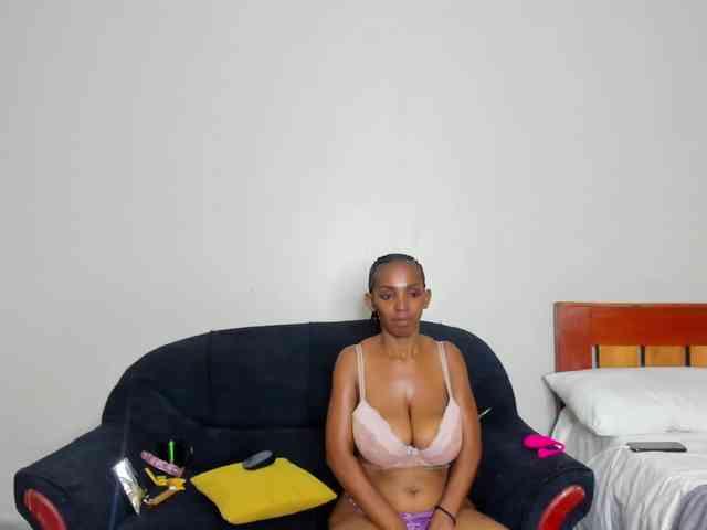 Aalisha-Jade webcam