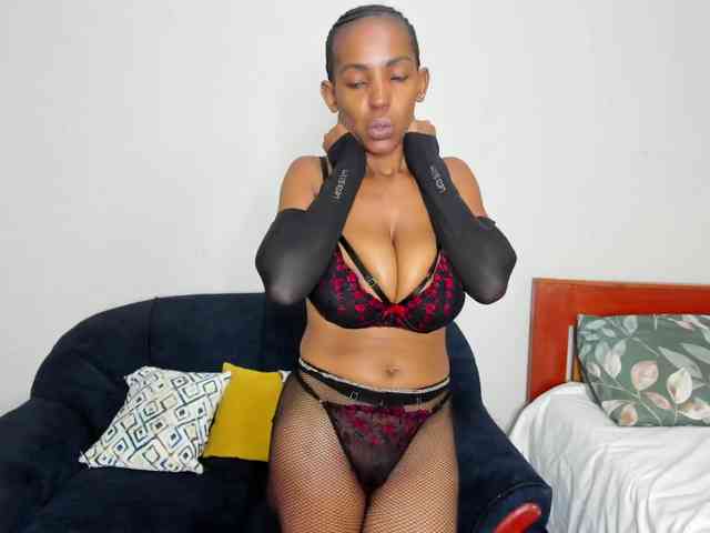 Aalisha-Jade webcam