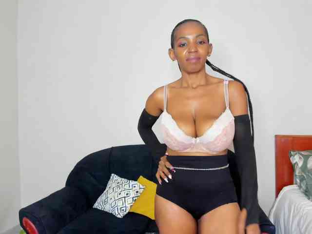 Aalisha-Jade webcam