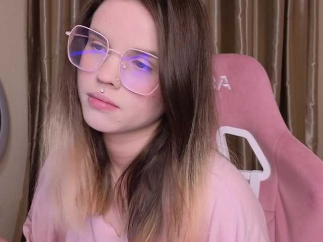 HannaCristal's BongaCams show and profile