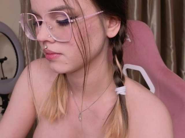 HannaCristal's BongaCams show and profile