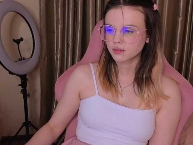 HannaCristal's BongaCams show and profile