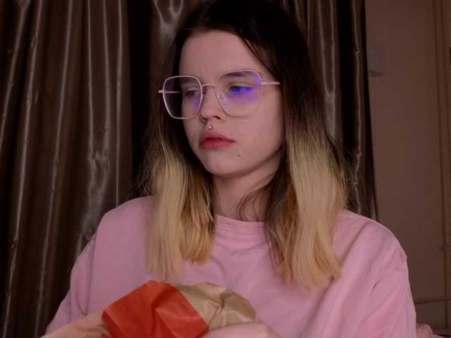 HannaCristal's BongaCams show and profile