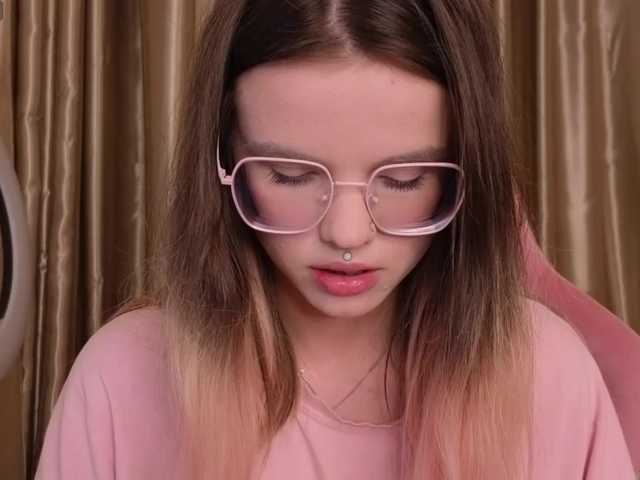 HannaCristal's BongaCams show and profile