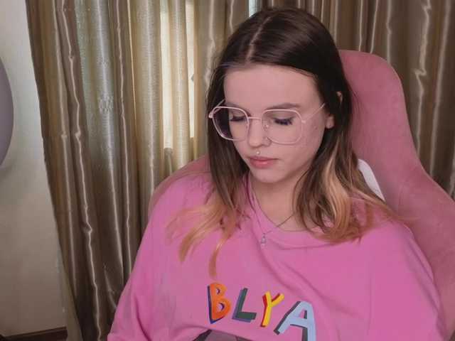 HannaCristal's BongaCams show and profile