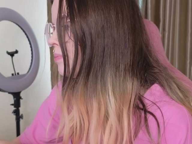 HannaCristal's BongaCams show and profile