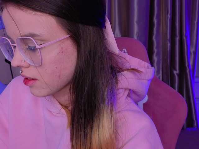 HannaCristal's BongaCams show and profile