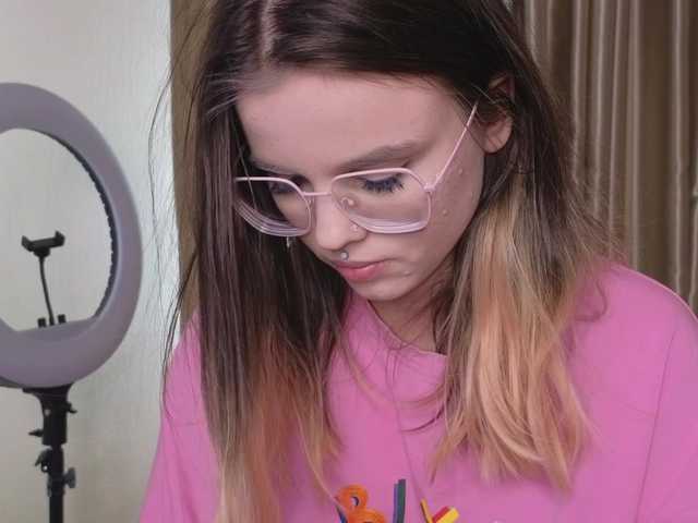 HannaCristal's BongaCams show and profile