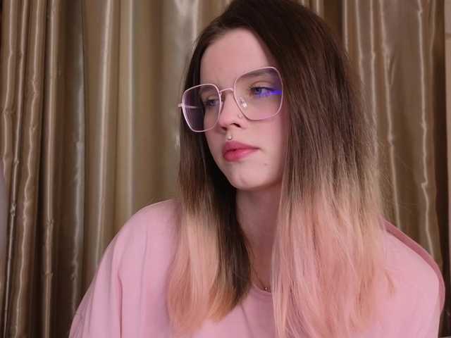 HannaCristal's BongaCams show and profile