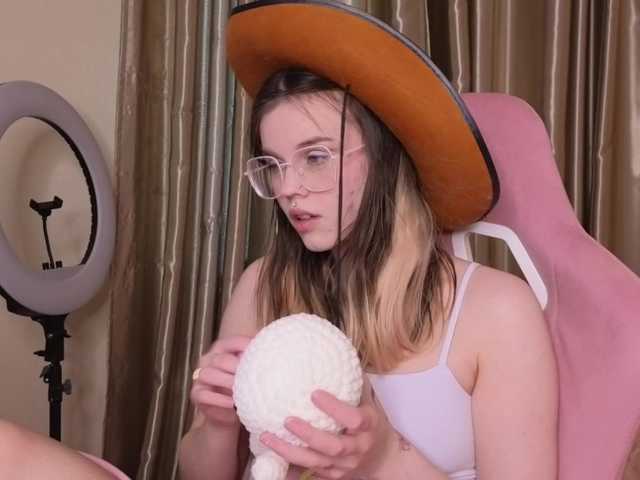 HannaCristal's BongaCams show and profile