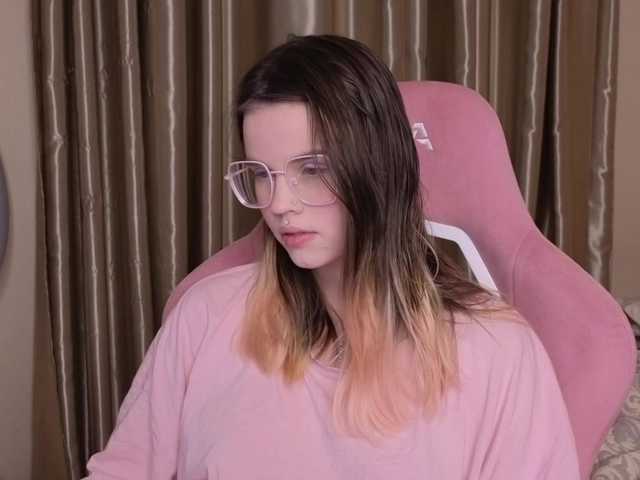 HannaCristal's BongaCams show and profile