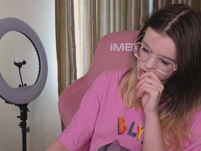 HannaCristal's BongaCams show and profile