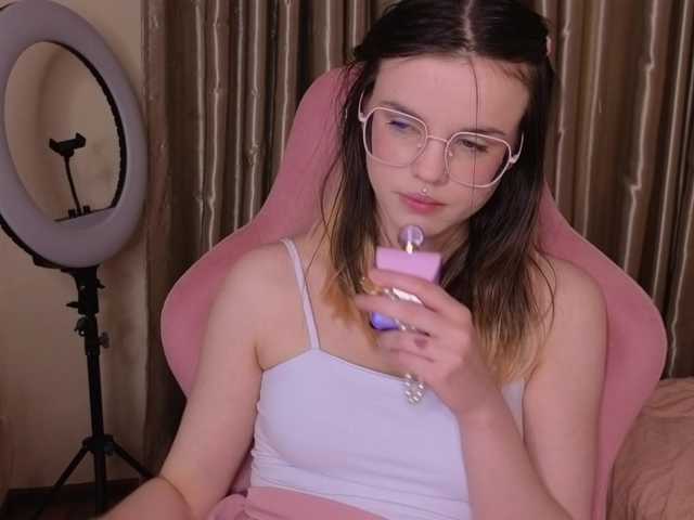 HannaCristal's BongaCams show and profile