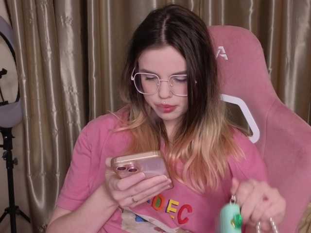 HannaCristal's BongaCams show and profile