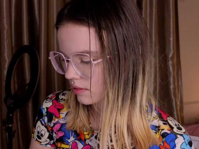 HannaCristal's BongaCams show and profile