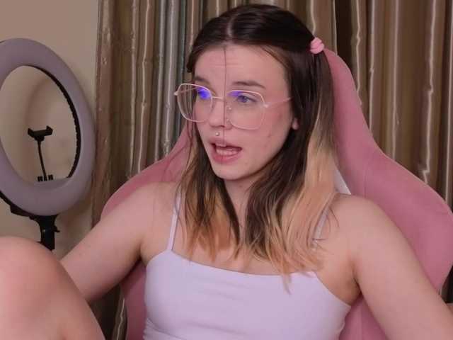 HannaCristal's BongaCams show and profile