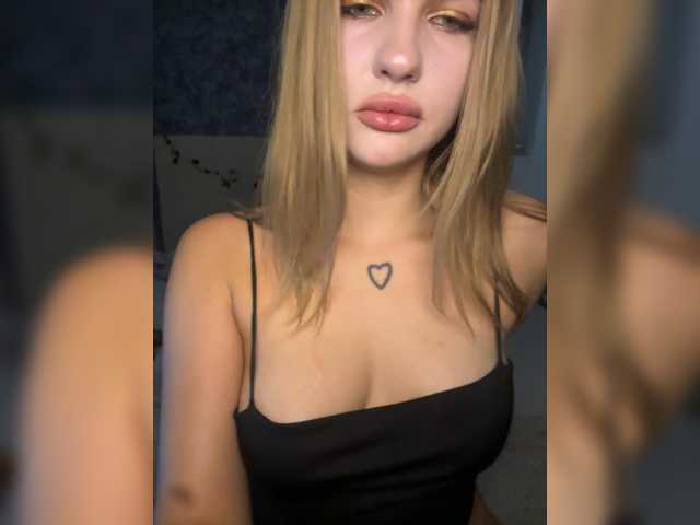 Discover Melaniamyr, she wants to masturbate for you Melaniamyr from BongaCams
