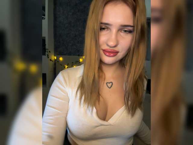 Melaniamyr's BongaCams show and profile