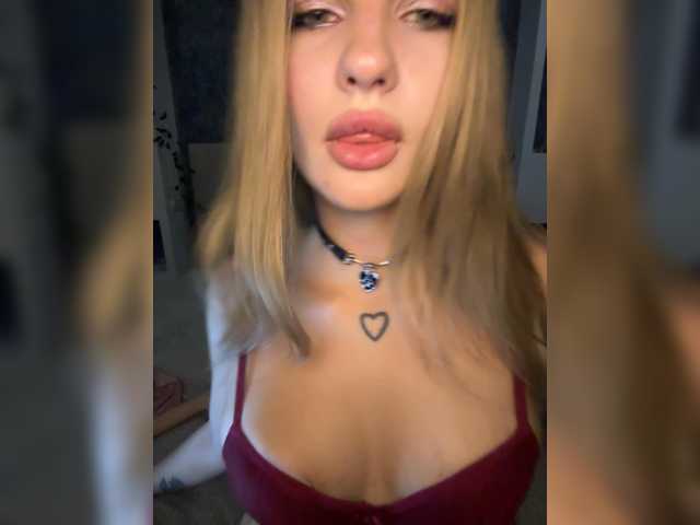 Melaniamyr from BongaCams