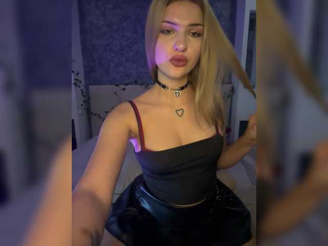 Melaniamyr from BongaCams