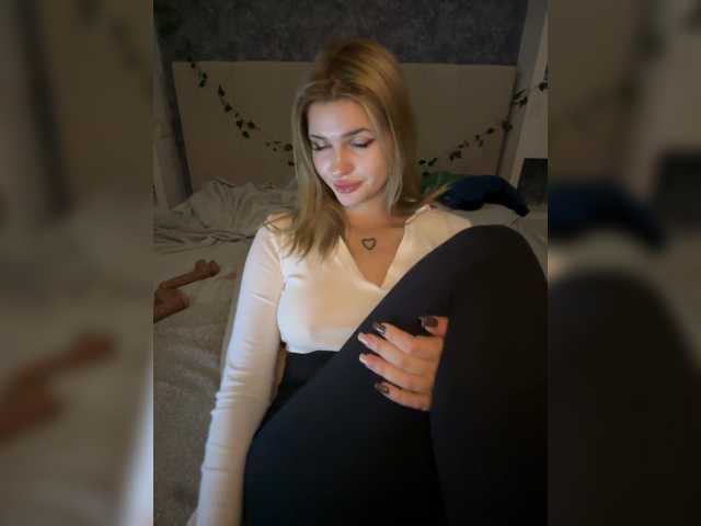 Discover Melaniamyr, she wants to masturbate for you Melaniamyr from BongaCams