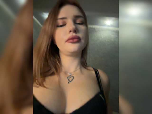 Melaniamyr from BongaCams
