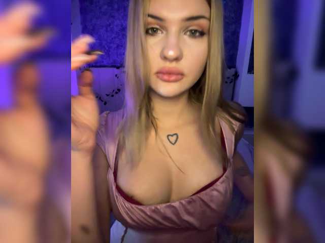 Melaniamyr from BongaCams