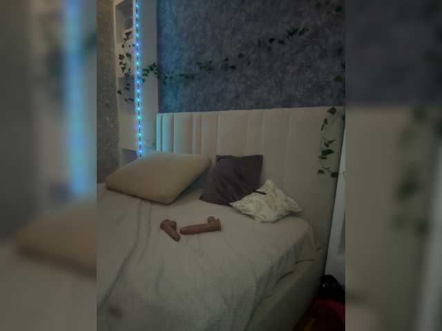 Melaniamyr's BongaCams show and profile