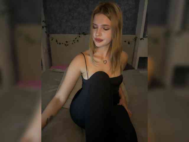 Melaniamyr Live Webcam on BongaCams
